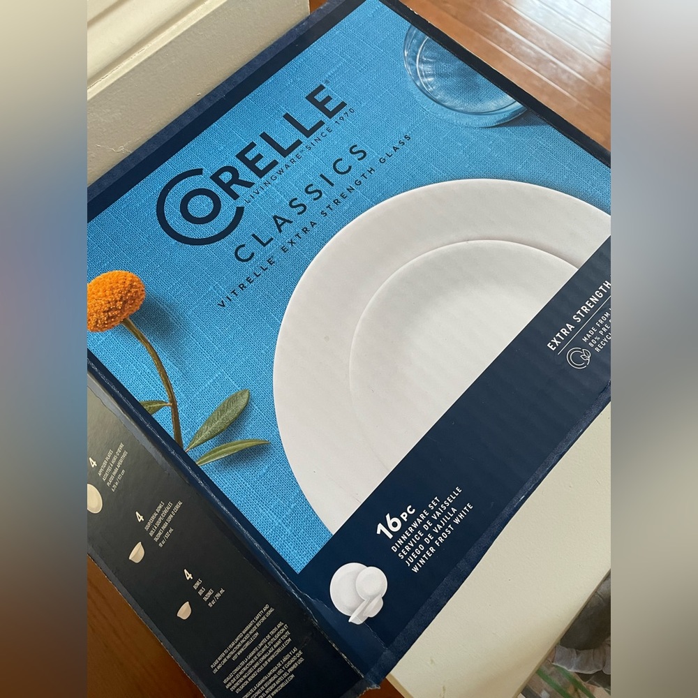 Corelle 16 pc Vitrelle Livingware Dinnerware Set Frost White